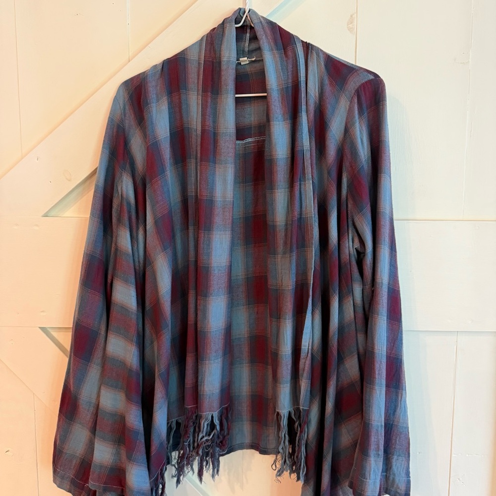 En Crème Blue‎ and Burgundy Plaid Fringe Open Front Cardigan Size Large